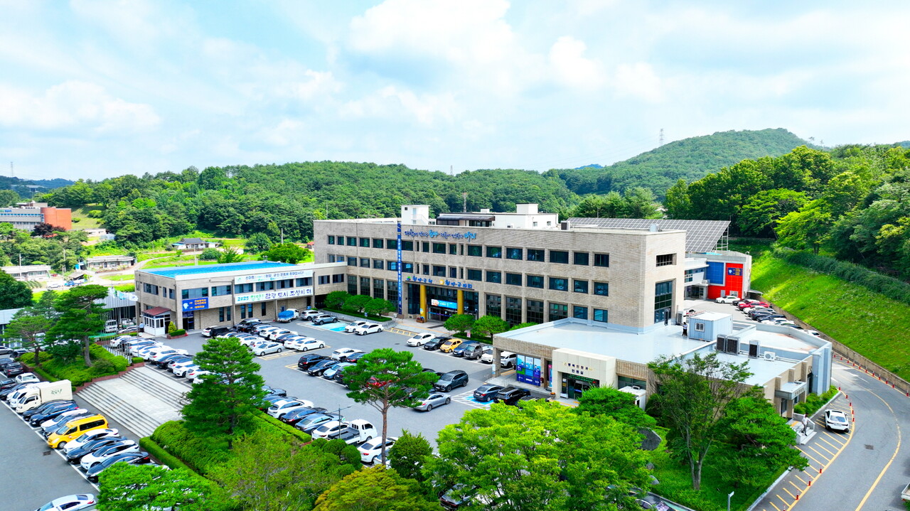 청양군청 전경. 청양군 제공. 