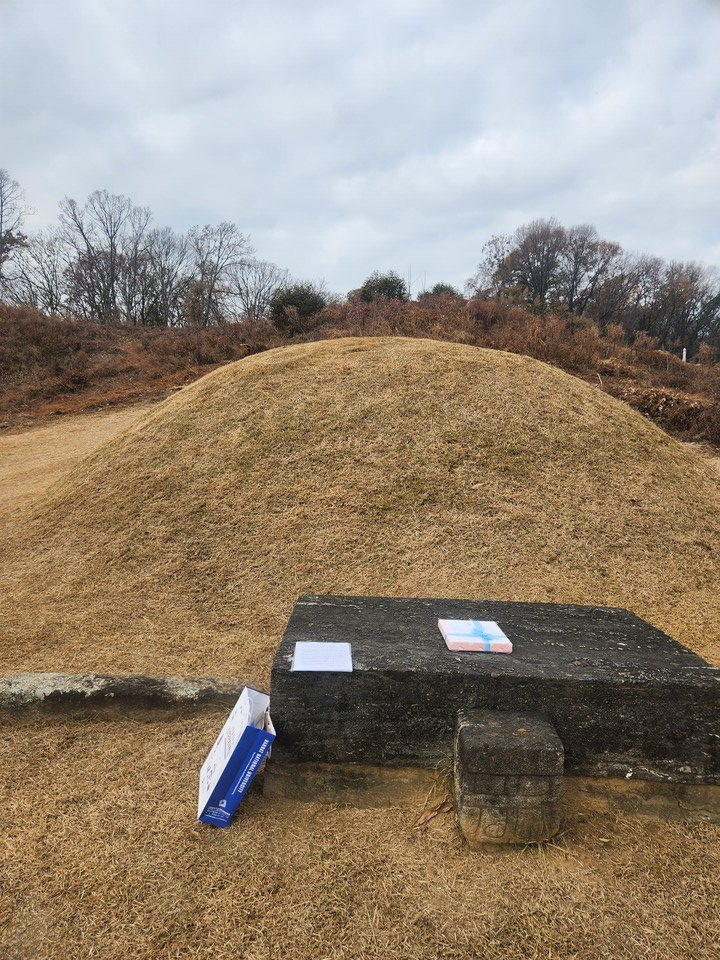 음력 10월 3일은 세계 최초의 체계적 인성교육 교과서 '동몽선습'을 남긴 입암(立巖) 민제인 선생의 시향일이