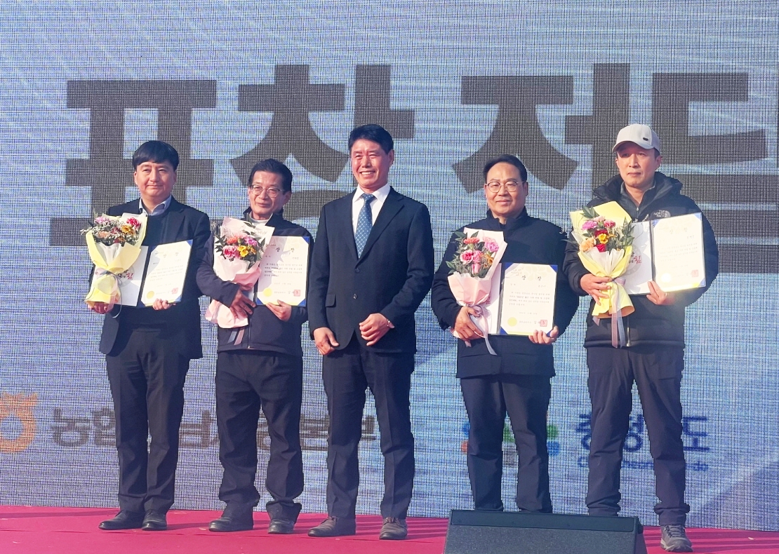 논산시가 지난 19일 열린 ‘2025년 충남 좋은가축선발 경진대회’에서 기관표창 부문 장려상을 수상했다.