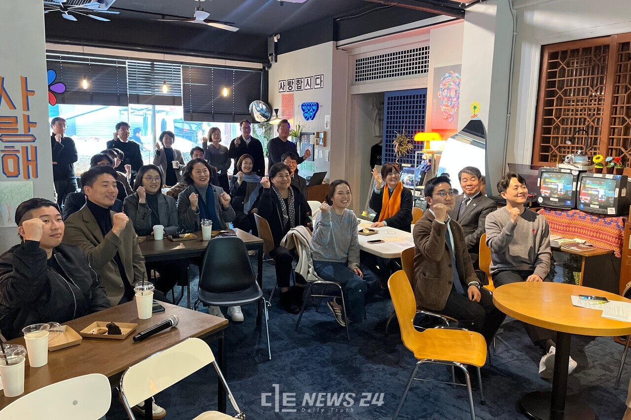 25일 대덕구 중리동 캡프로젝트에서 '우리 동네가게 타운홀미팅'이 열렸다. 유솔아 기자. 