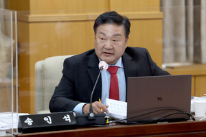 충남도 오인철 의원은 산림자원연구소, 도유재산 관리의 허점이라고 질타했다. 4