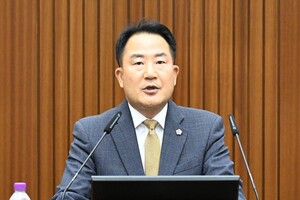 '동료<b>의원 성추행</b>' <b>상병헌 세종시의원</b> 실형
