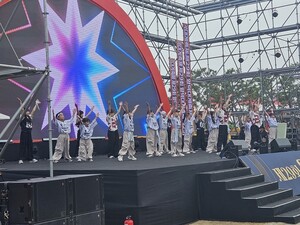 꿈의 무용단 영덕 대게축제 피날레 장식 - 뉴스 썸네일 이미지
